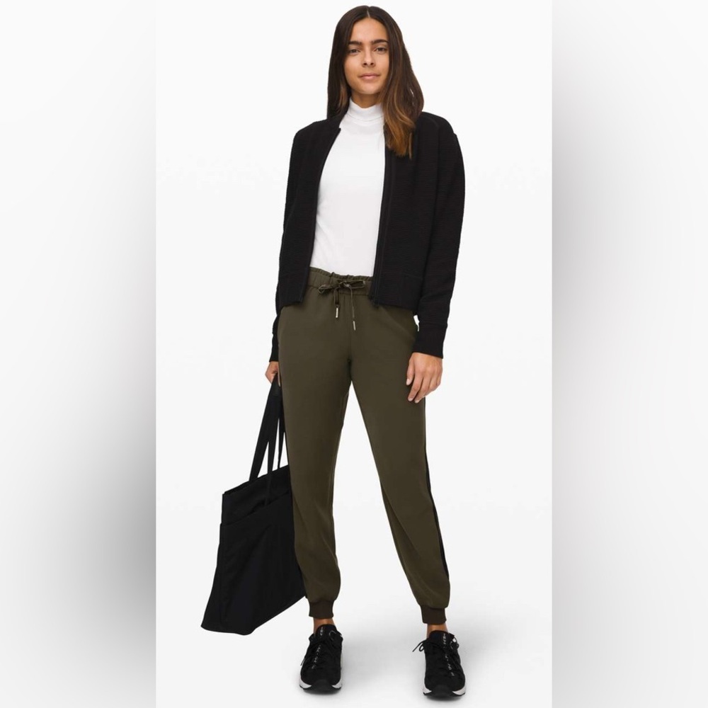 Lululemon On the Fly Jogger *Velvet Trim